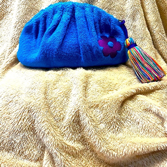 DLD Maya Terry Flower Clutch - Picture 3 of 10